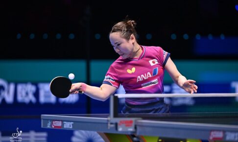 伊藤美誠、ルーマニアの36歳サウスポーに圧巻ストレート　2大会連続メダルへ、快勝で決勝トーナメント進出【ITTF男女ワールドカップ】