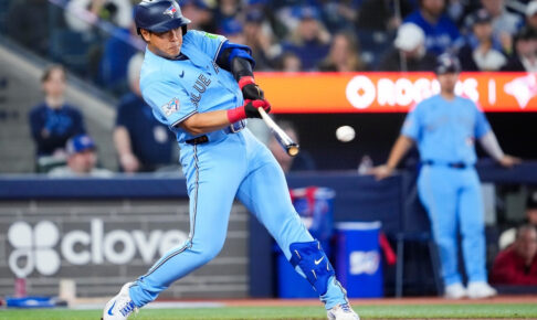 【MLB】岡本和真は「スター級のポテンシャル」6試合連続安打＆好守備に公式サイトが高評価　剛腕シャーザーも感銘「最高の助け」