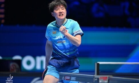 張本智和が中国の元世界王者と圧巻ラリーの応酬　伊藤美誠はフォアハンドからの巧みな1本　WTTが2022年大会に再脚光【世界卓球2026】
