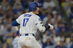 【MLB】前代未聞、打席の大谷翔平も逃げ出し「ヘイ！ヘイ！」　キンブレルが捕手のタイムに気付かず投球開始「こんなの見たことない……」