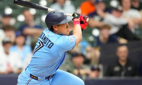 【MLB】“2戦連続決勝打”岡本和真に見られた変化……米記者が指摘した「打席での立ち位置」　捕手寄り、ベース寄りへと調整