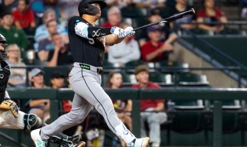 【MLB】村上宗隆、圧巻の4試合連続9号に公式記者も感嘆「オオタニを3本上回る」　182キロ弾でジャッジに並ぶ驚愕ペース