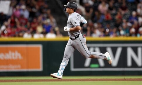 【MLB】「ムラカミの10本塁打」村上宗隆、5試合連続弾に公式記者も大興奮　圧巻137メートル弾で2桁到達「オオタニを上回る」