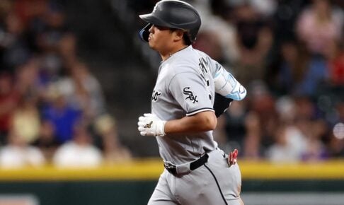 【MLB】「ムラカミの歴史的な量産が……」村上宗隆、衝撃の5試合連続弾に米記者が驚愕　年間67発ペースで“大谷超え”視界「化け物だ」