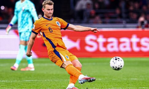 日本の対戦国に激震……オランダ代表DFデ・リフトが背中を手術、W杯メンバー入り絶望　トッテナムMFに続き痛手