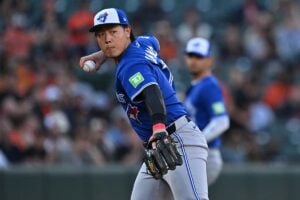 【MLB】岡本和真、満塁の窮地救う併殺プレー完成に絶賛「華麗なフットワーク」　堅実な三塁守備に高評価「カズの正確なプレー」
