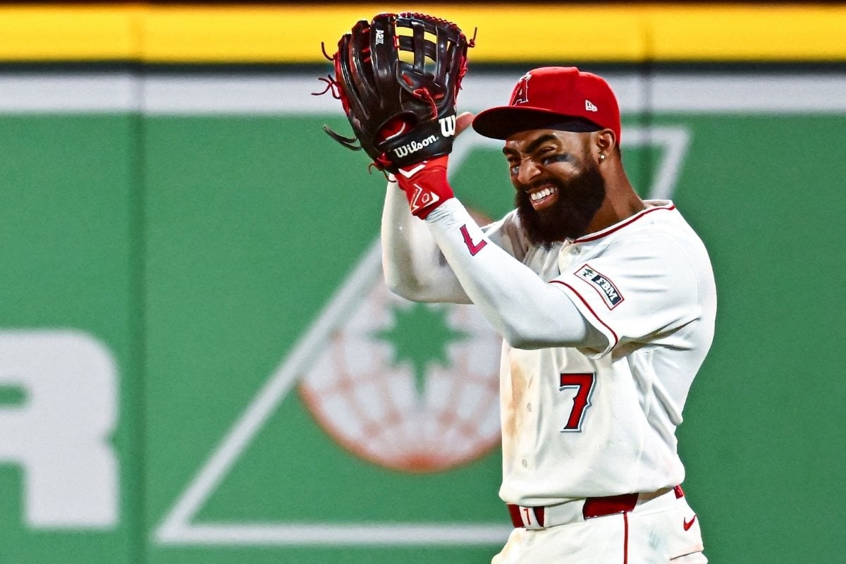 【MLB】アデルがフライを“頭で受けて”打球がスタンドイン……まさかの本塁打アシストに米記者驚愕「彼は守備に一生懸命取り組んできたが……」 【MLB】アデルがフライを“頭で受けて”打球がスタンドイン……まさかの本塁打アシストに米記者驚愕「彼は守備に一生懸命取り組んできたが……」