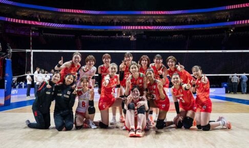バレー女子日本代表、フランス相手の逆転白星は「素晴らしい開幕戦」　最多18得点の佐藤淑乃を仏紙が称賛「サトウが試合を支配」
