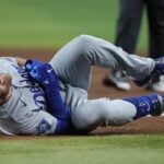 【MLB】相手一塁手と“正面衝突”のマンシーは「呼吸困難の症状、脳震とうの検査も実施」　ドジャース球団公式が発表