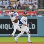 【MLB】本当に引退するの？マウンドの佐々木朗希も思わず仰天、37歳ロハスのアクロバティックな「スーパープレー」