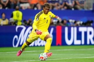 浦和時代に指導……柏のロドリゲス監督が振り返る“18歳の鈴木彩艶”　オランダ戦の好セーブ連発で注目度急上昇、スペイン紙が特集【北中米W杯】