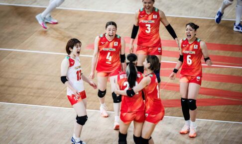 バレー女子日本代表、セルビア相手の大逆転で「最も厳しい精神的試練を乗り越える」　最多得点の石川真佑を称賛「素晴らしい活躍」【VNL2026】