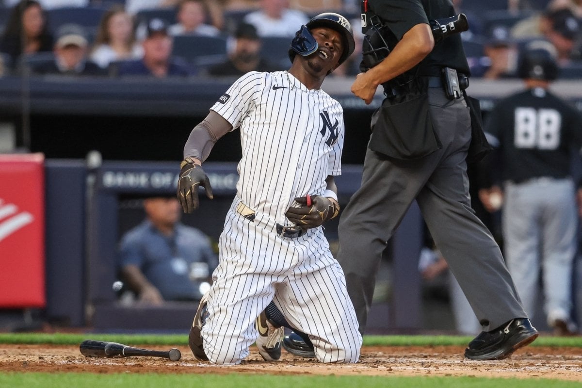 【MLB】チザムJr.が悶絶、自打球がワンバウンドで“股間に直撃” ジャッジはベンチで笑い堪えるも……実況席は爆笑「これは痛すぎるぞ」 【MLB】チザムJr.が悶絶、自打球がワンバウンドで“股間に直撃” ジャッジはベンチで笑い堪えるも……実況席は爆笑「これは痛すぎるぞ」