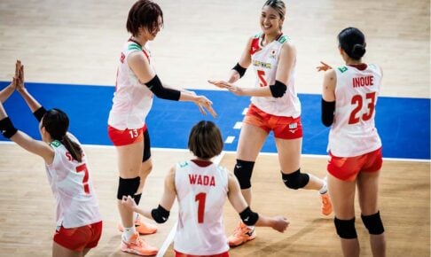 バレー女子日本代表、圧巻のチェコ撃破に公式称賛「完璧な記録は継続中」　最多21得点の佐藤淑乃は「オールラウンドな活躍」【VNL2026】