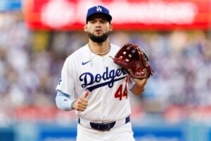 【MLB】「パヘスの前で走るな」佐々木朗希を救った、初回先頭の長打を刺した“パーフェクトスロー”　反転から圧巻のダイレクト返球