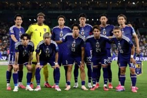 「日本人がまたやった！」サポーターの試合後の姿に現地メディア称賛　チュニジア撃破後の行動で「再び模範を示した」【北中米W杯】