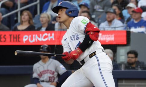 【MLB】「紛れもなく彼のチームだ」岡本和真、劣勢の最終回に3試合ぶり18号2ラン　月間打率.316、OPS.989でオールスター最終投票へ