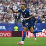 仏代表ムバッペが狙う“史上初”の偉業とは? 27歳で到達した驚異の100試合60得点40アシスト、伝説超えへ高まる期待【北中米W杯】 仏代表ムバッペが狙う“史上初”の偉業とは? 27歳で到達した驚異の100試合60得点40アシスト、伝説超えへ高まる期待【北中米W杯】
