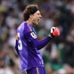 メキシコ40歳GKの“美しすぎるラスト”に世界中から反響「なんという瞬間」　レジェンドへの敬意込めた行動に大声援【北中米W杯】