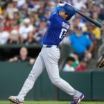 【MLB】「ボールを粉砕した」大谷翔平、6試合ぶり18号アーチは“確信立ち”からの貫禄バットフリップ　間借りの敵地ファンが総立ち