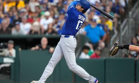 【MLB】「ボールを粉砕した」大谷翔平、6試合ぶり18号アーチは“確信立ち”からの貫禄バットフリップ　間借りの敵地ファンが総立ち