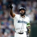 【MLB】“腕組み男”アロザレーナが大失態、初回第1打席にABSチャレンジ全失敗で三振 地元メディアは失望「史上最悪の使い方と断言できる」 【MLB】“腕組み男”アロザレーナが大失態、初回第1打席にABSチャレンジ全失敗で三振 地元メディアは失望「史上最悪の使い方と断言できる」
