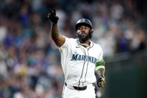 【MLB】“腕組み男”アロザレーナが大失態、初回第1打席にABSチャレンジ全失敗で三振　地元メディアは失望「史上最悪の使い方と断言できる」