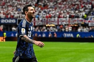 アルゼンチン代表GKが語るイングランド撃破の真相……カギは「メッシをタッチライン際に張らせておいたこと」【北中米W杯】