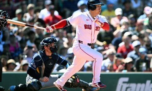 【MLB】「月間打率.385」吉田正尚も1試合3安打で貢献、レッドソックス11連勝でメジャー史上初の快進撃　2ケタ借金から“無敗の5割復帰”