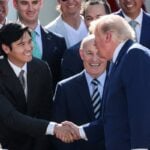 【MLB】大谷翔平と山本由伸へ「どちらの方が優れた投手なんだ?」 トランプ大統領の“究極の質問”にお互い即答、息ピッタリの反応に爆笑 【MLB】大谷翔平と山本由伸へ「どちらの方が優れた投手なんだ?」 トランプ大統領の“究極の質問”にお互い即答、息ピッタリの反応に爆笑