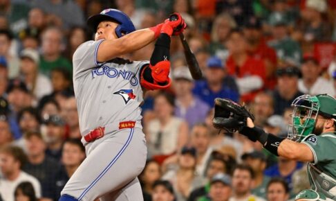 【MLB】岡本和真、三塁で見せた堅守に現地実況も賛辞「素晴らしい打球処理」　地元メディアが1年目の奮闘評価「常に長打力を発揮」