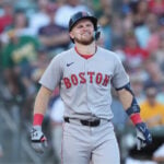 【MLB】「現実とは思えない」今季開花の25歳内野手、レッドソックスにトレード直後……わずか2打席で手首骨折　“村上宗隆の元同僚”を襲った悲劇