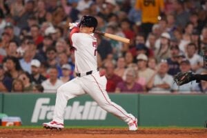 【MLB】「直近31勝5敗」快進撃レッドソックスが8連勝、延長乱打戦でサヨナラ勝ち　吉田正尚も劣勢から反撃の適時打