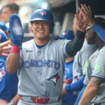 【MLB】岡本和真、ヤ軍スターと見せた二塁打直後の談笑 メジャー1年目から発揮する“愛され力”、敵地でも放つ存在感 【MLB】岡本和真、ヤ軍スターと見せた二塁打直後の談笑 メジャー1年目から発揮する“愛され力”、敵地でも放つ存在感