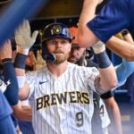 【MLB】独走ブルワーズの異色戦術は「引っ張らない&振らない」 小技多用でもない…チーム本塁打数“最小”で得点上位の理由 【MLB】独走ブルワーズの異色戦術は「引っ張らない&振らない」 小技多用でもない…チーム本塁打数“最小”で得点上位の理由