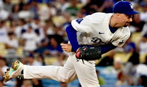 【MLB】ドジャース3連敗の危機、スミスの適時打でリード奪うも……スネルが痛恨の連続被弾で逆転許す