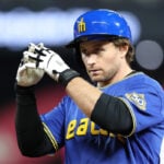 【MLB】マリナーズ新戦力ドノバン、不運なアクシデントの脳震とうが回復遅れ「ノックを受けても吐きそうになる」 打撃練習でヘルメット着用せず 【MLB】マリナーズ新戦力ドノバン、不運なアクシデントの脳震とうが回復遅れ「ノックを受けても吐きそうになる」 打撃練習でヘルメット着用せず