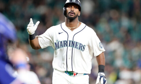 【MLB】「どこに打ったんだ」マリナーズの怪物新人モンテス、驚愕の“今季メジャー最長タイ”145メートル弾　本拠地センター2階席へ着弾