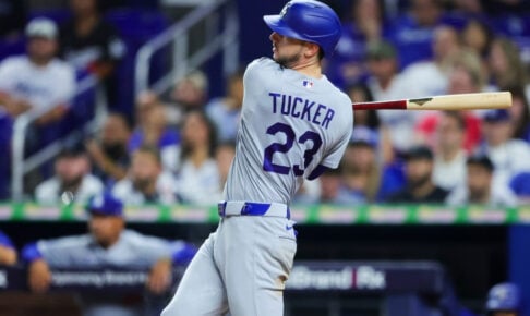 【MLB】「チームの起爆剤になっている」ロバーツ監督、満塁弾タッカーを称賛……復調気配の本人はチームメートに感謝「一緒に戦ってくれる」
