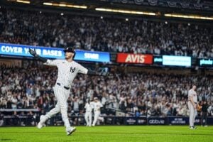【MLB】ベリンジャーがダメ押し3ラン含む4打点、ヤンキース先発全員安打で宿敵レッドソックスを粉砕　連勝で地区シリーズ進出決定