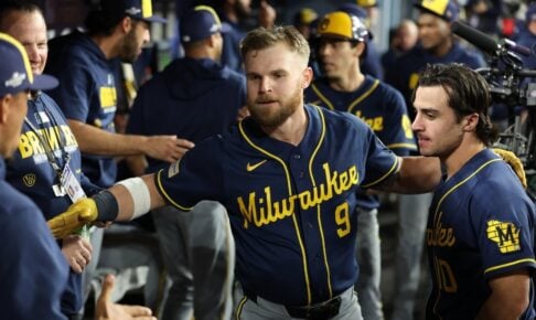 【MLB】31歳の苦労人バウアーズがブルワーズで開花、スネルから逆転2ラン呼び込んだ「驚異の粘り11球」を米メディア称賛