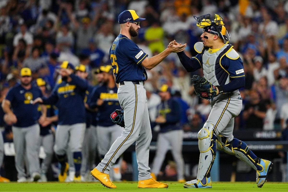【MLB】“最高勝率”ブルワーズが44年ぶりワールドシリーズ進出 王者ドジャースを圧倒する「4連勝スイープ」 【MLB】“最高勝率”ブルワーズが44年ぶりワールドシリーズ進出 王者ドジャースを圧倒する「4連勝スイープ」