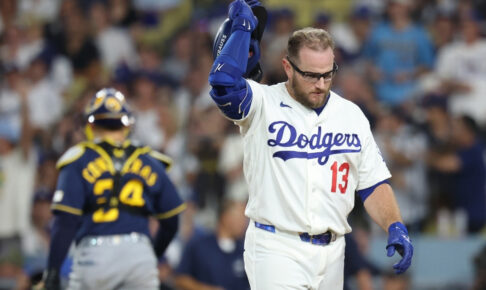 【MLB】「ドジャースのプランAは強く振る、プランBはもっと強く振るだった」地元メディアが打線の課題を列挙　勝者ブルワーズとの決定的な違い