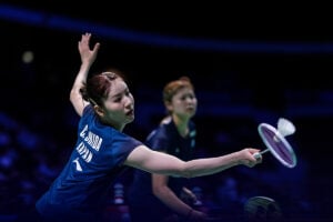 初の国際大会に臨んだ志田千陽・平本梨々菜組、わずか32分で初戦突破……渡辺勇大・田口真彩組は不戦勝でラウンド16へ【バドミントン】