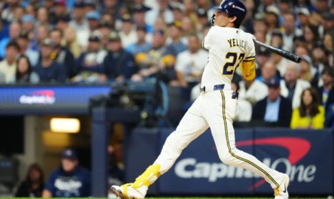 【MLB】ワールドシリーズ第1戦はブルワーズが辛勝、主将イエリッチの先制適時打が決勝点に　ミジオロウスキーが5回1失点の快投