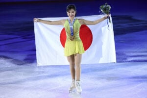 「ナカイは特別」中井亜美が乗り越えた“五輪メダリスト”の重圧　逆転連覇の18歳に海外メディアから喝采「完璧に魅了」【フィギュア】