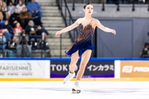 「街中の猫」「中井亜美とのツーショット」……青木祐奈が多彩な写真を公開　フランス大会4位、視線は次のNHK杯へ【フィギュア】