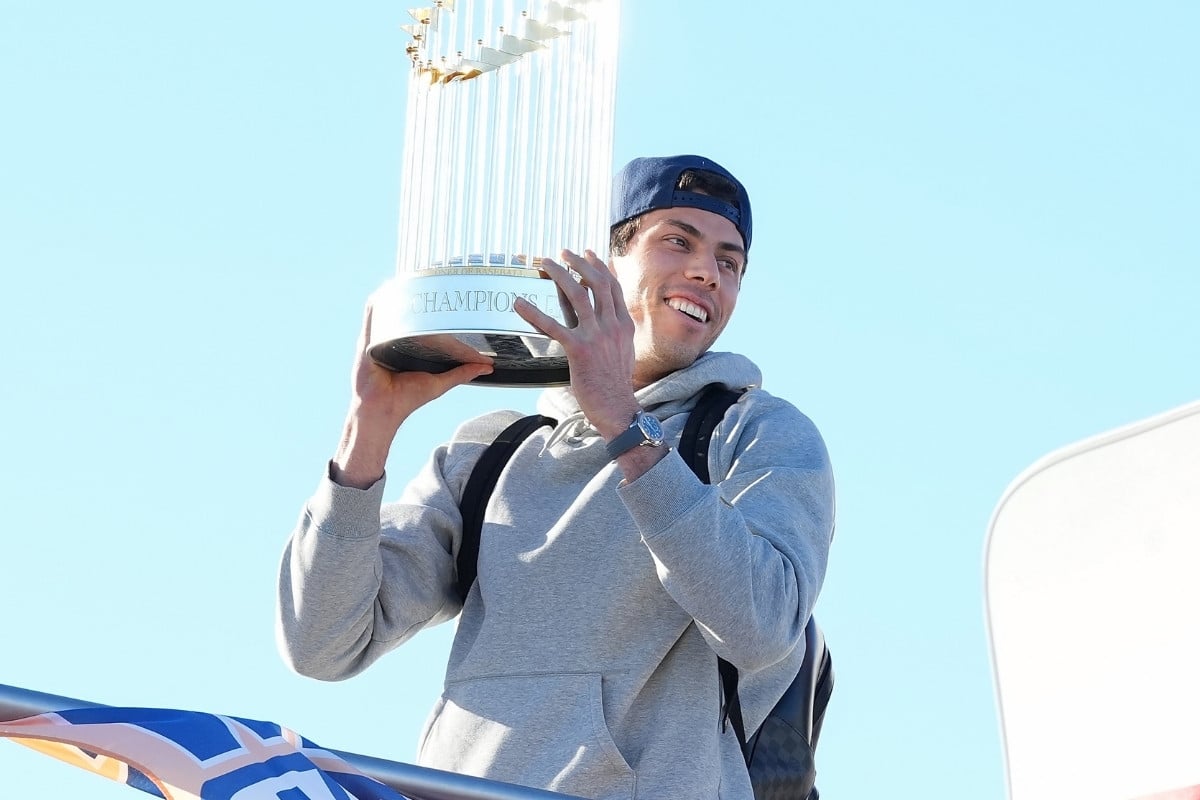 【MLB】ブルワーズが世界一の報告で地元ミルウォーキーに凱旋 優勝トロフィー携え、NFLパッカーズ本拠地を訪問 【MLB】ブルワーズが世界一の報告で地元ミルウォーキーに凱旋 優勝トロフィー携え、NFLパッカーズ本拠地を訪問