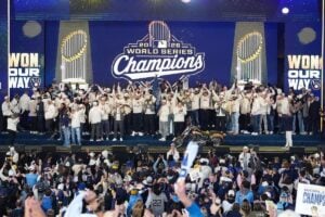 【MLB】ブルワーズの優勝パレードに75万人超、主将イエリッチが感激「永遠に祝おう」　地元ミルウォーキーで球団初の世界一を祝福