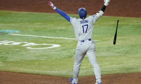 【MLB】大谷翔平、2試合連発“決勝12号3ラン”で乱打戦に終止符　バンザイ確信歩きを公式称賛「まさに映画そのものだ」
